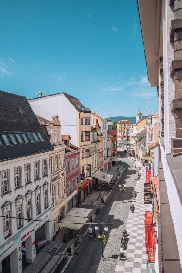Grand Apartments In The Centre Of Teplice Esterno foto
